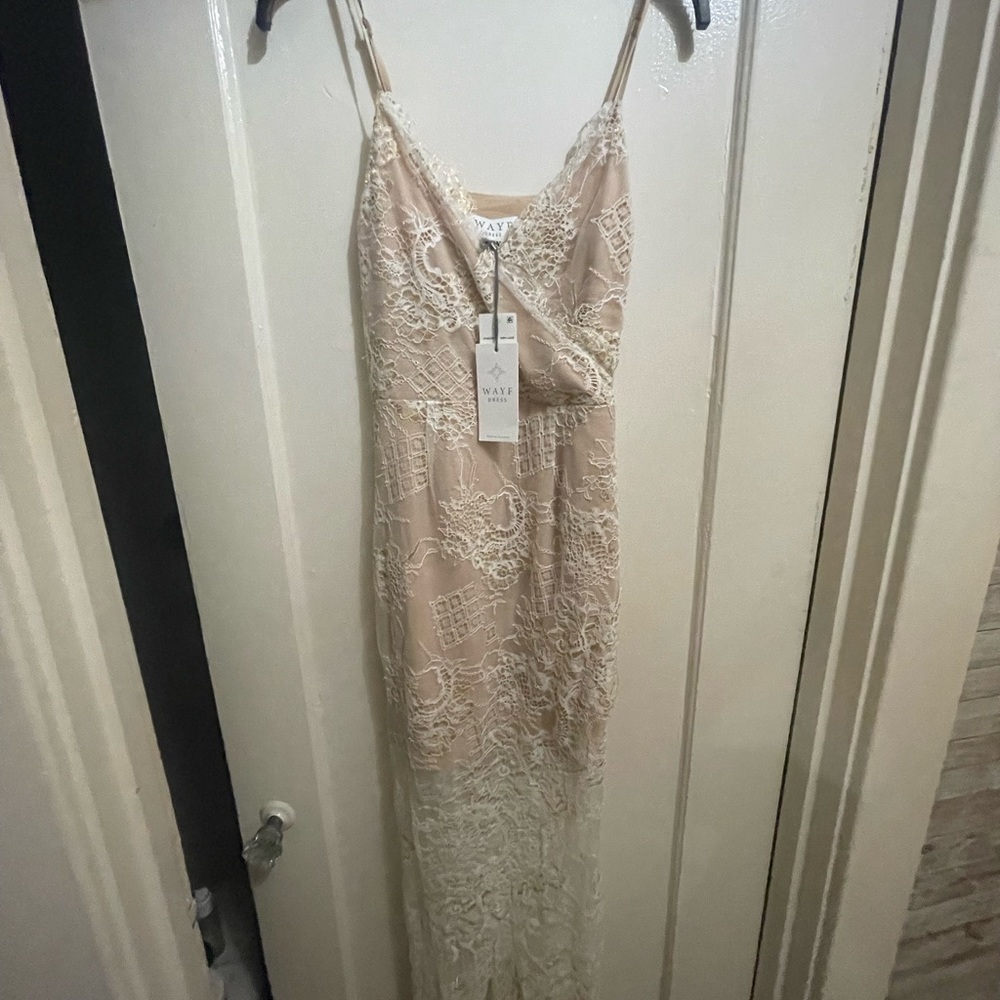 Wayf - tan and white lace dress - brand new with tags
